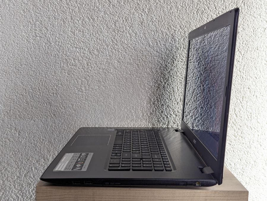 Уцінка! Ноутбук Б/В Acer Aspire E5-774, Intel Core i3-6100U, DDR4 8 GB, SSD 128GB, (1600x900x60Hz)