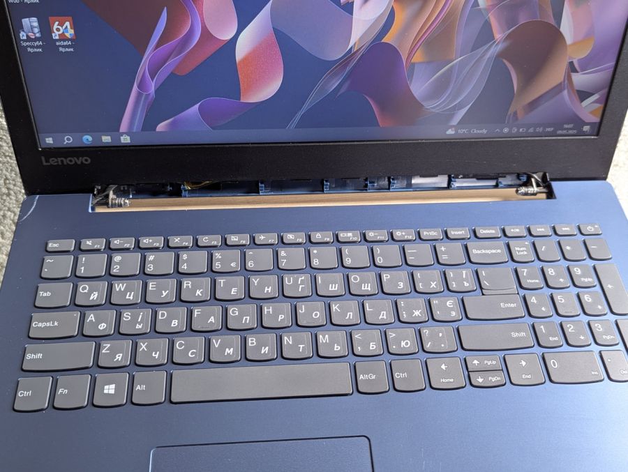 Уцінка! Ноутбук Б/В Lenovo IdeaPad 330-15IKB, Intel Core i3-7130U, DDR4 8 GB, SSD 128GB, 15.6" Full HD