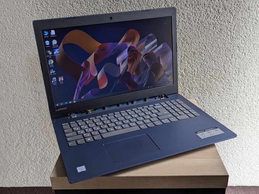 Уцінка! Ноутбук Б/В Lenovo IdeaPad 330-15IKB, Intel Core i3-7130U, DDR4 8 GB, SSD 128GB, 15.6" Full HD