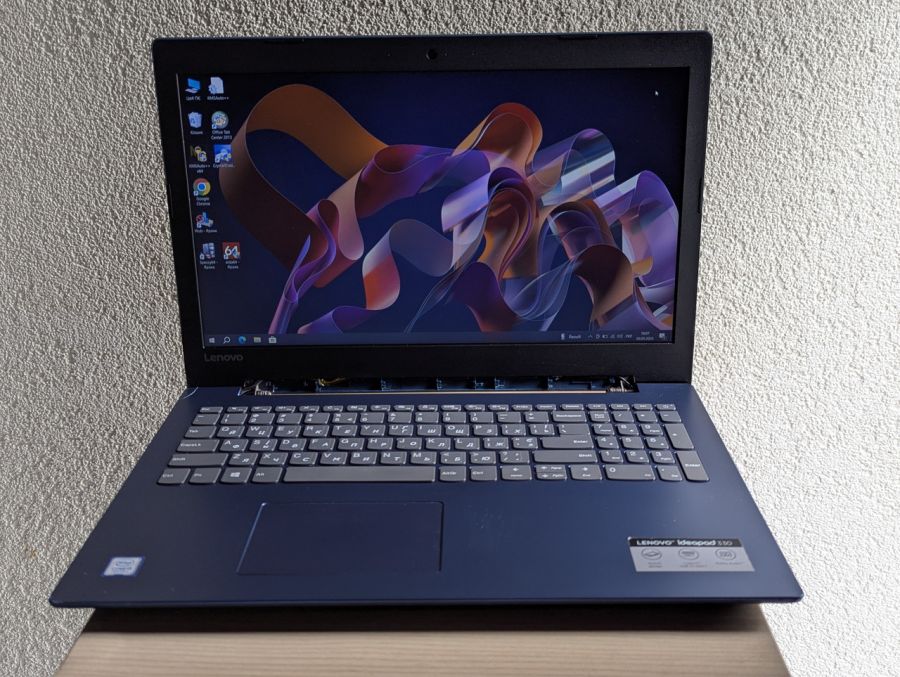 Уцінка! Ноутбук Б/В Lenovo IdeaPad 330-15IKB, Intel Core i3-7130U, DDR4 8 GB, SSD 128GB, 15.6" Full HD