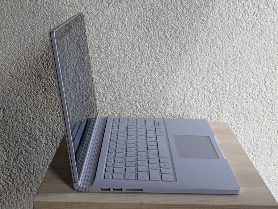Уцінка! Ноутбук Б/В Microsoft Surface Book, Intel Core i7-6600U, DDR4 8 GB, SSD 256GB, 14" Full HD Сенсор