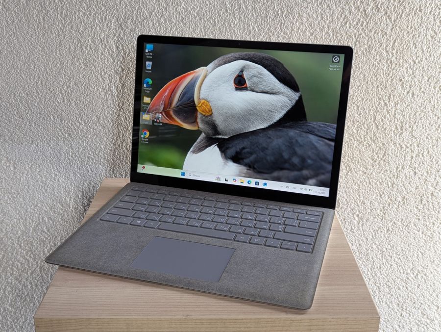 Ноутбук Б/В Microsoft Surface Laptop 2, Intel Core i5-7300U, DDR4 8 GB, SSD 256GB, 14" Full HD Сенсор