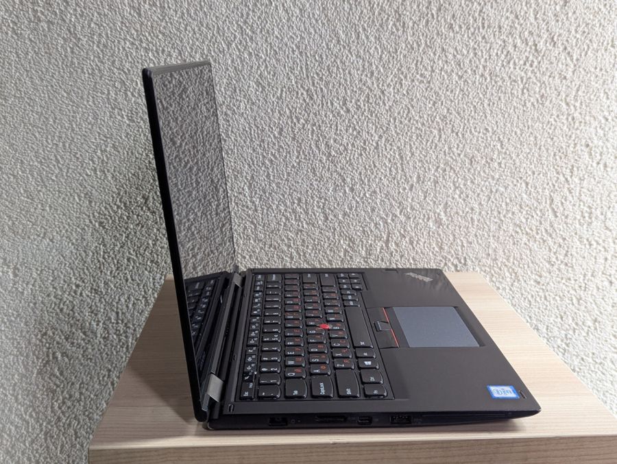 Уцінка! Ноутбук Б/В Lenovo Yoga 260, Intel Core i5-6300U, DDR4 8 GB, SSD 128GB, 12" Full HD Сенсор