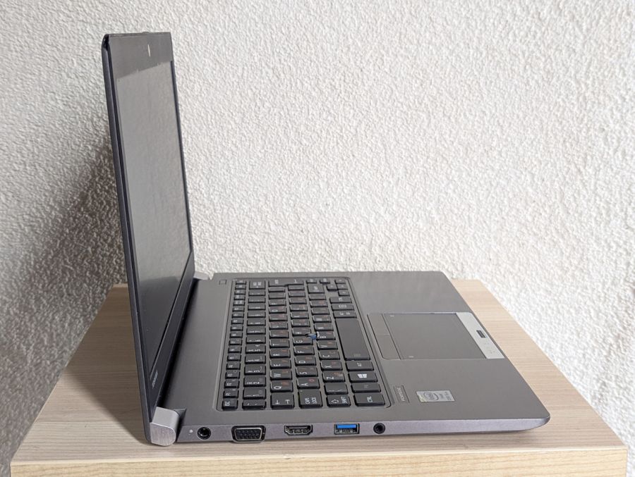 Уцінка! Ноутбук Б/В Toshiba Portege Z30-A, Intel Core i5-4310U, DDR3 8 GB, SSD 256GB, 13" Full HD