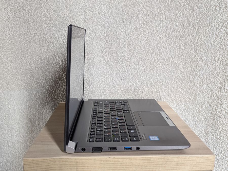 Уцінка! Ноутбук Б/В Toshiba Portege Z30T-C, Intel Core i5-6300U, DDR3 8 GB, SSD 128GB, 13" Full HD Сенсор
