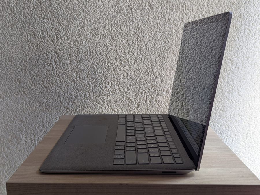 Уцінка! Ноутбук Б/В Microsoft Surface Laptop 2, Intel Core i5-8350U, DDR4 8 GB, SSD 256GB, 14" Full HD Сенсор