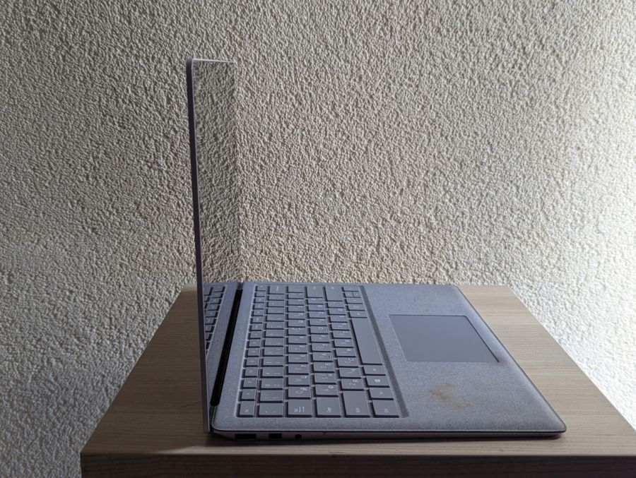 Уцінка! Ноутбук Б/В Microsoft Surface Laptop 2, Intel Core i5-8350U, DDR4 8 GB, SSD 256GB, 14" Full HD Сенсор