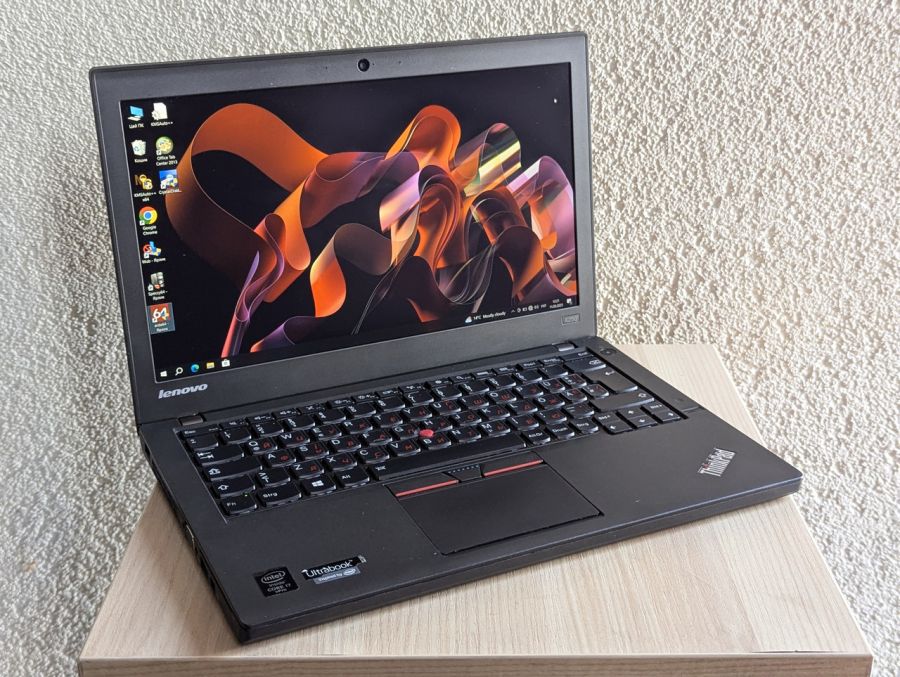 Уцінка! Ноутбук Б/В Lenovo X250, Intel Core i7-5600U, DDR3 8 GB, SSD 128GB, 12" Full HD