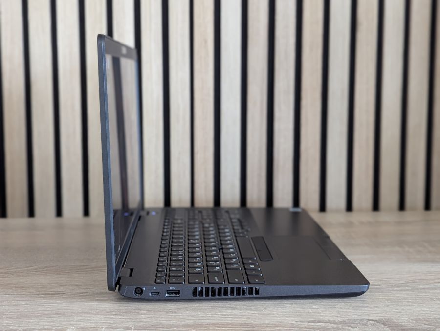 Уцінка! Ноутбук Б/В Dell Latitude 5500, Intel Core i5-8265U, DDR4 8 GB, SSD 128GB, 15.6" Full HD