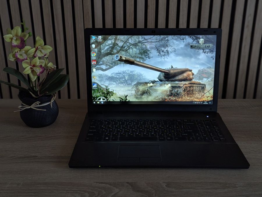 Уцінка! Ноутбук Б/В Clevo W54/55SU1, Intel Core i7-4712MQ, DDR3 8 GB, SSD 128GB, 15.6" Full HD