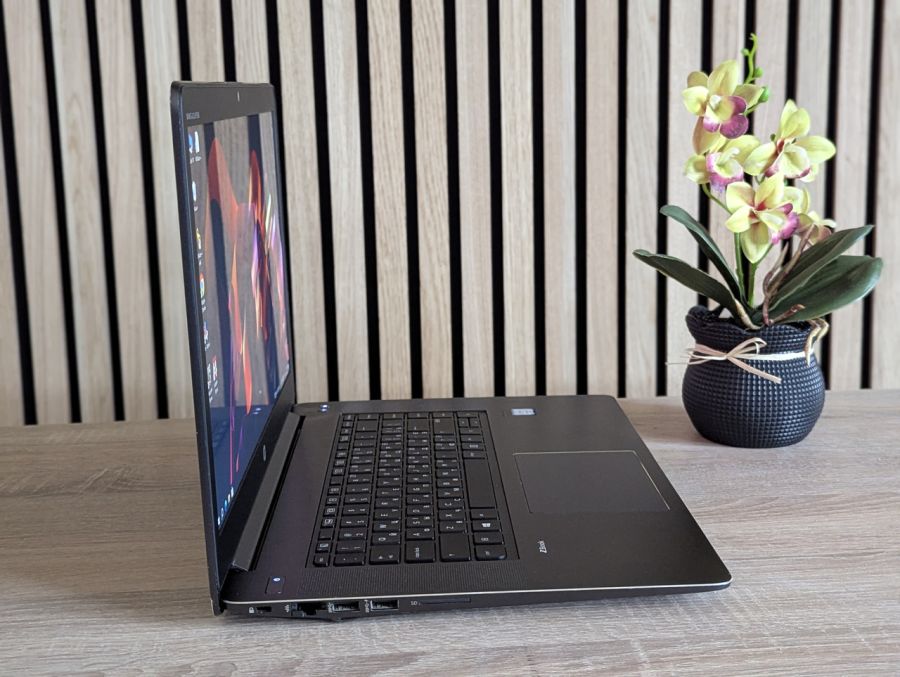 Ноутбук Б/В HP ZBook Studio G3, Intel Core i7-6700HQ, DDR4, SSD 256GB, NVIDIA Quadro M1000M, 15.6" Full HD