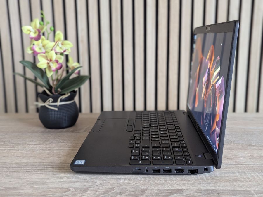 Уцінка! Ноутбук Б/В Dell Latitude 5501, Intel Core i5-9300H, DDR4 16 GB, SSD 256GB, 15.6" Full HD