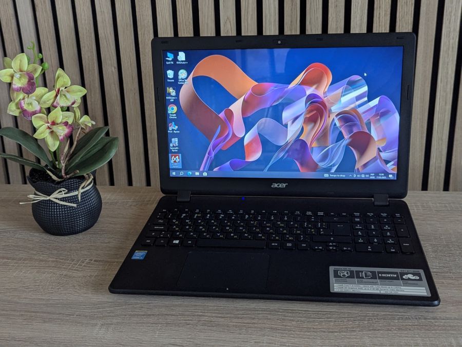 Уцінка! Ноутбук Б/В Acer Aspire ES1-571, Intel Core i5-4200U, DDR3 8 GB, SSD 128GB, 15.6" HD