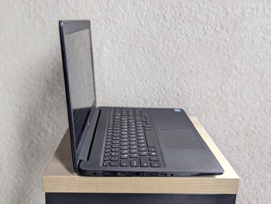 Уцінка! Ноутбук Б/В Dell Latitude 3500, Intel Core i5-8265U, DDR4 8 GB, SSD 128GB, 15.6" Full HD