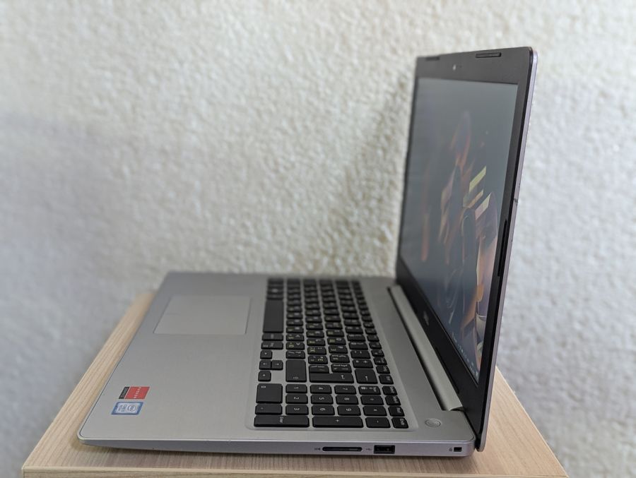 Уцінка! Ноутбук Б/В Dell Inspiron 5570, Intel Core i5-8250U, DDR4 16 GB, SSD 256GB + SSD 1TB, AMD Radeon 530 2Gb, 15.6" Full HD