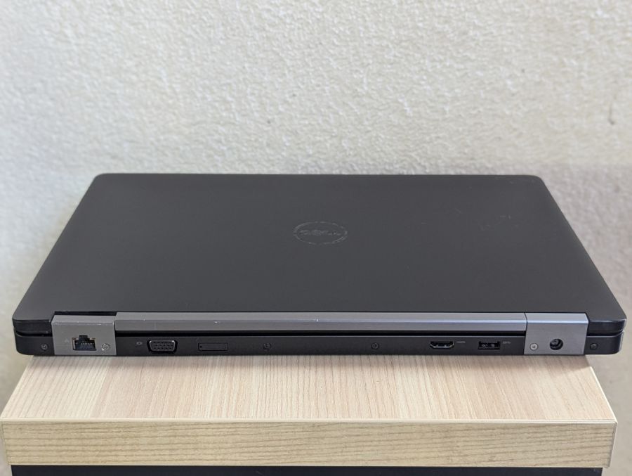 Уцінка! Ноутбук Б/В Dell Precision 3510, Intel Core i5-6300U, DDR4 8 GB, SSD 128GB, 15" Full HD