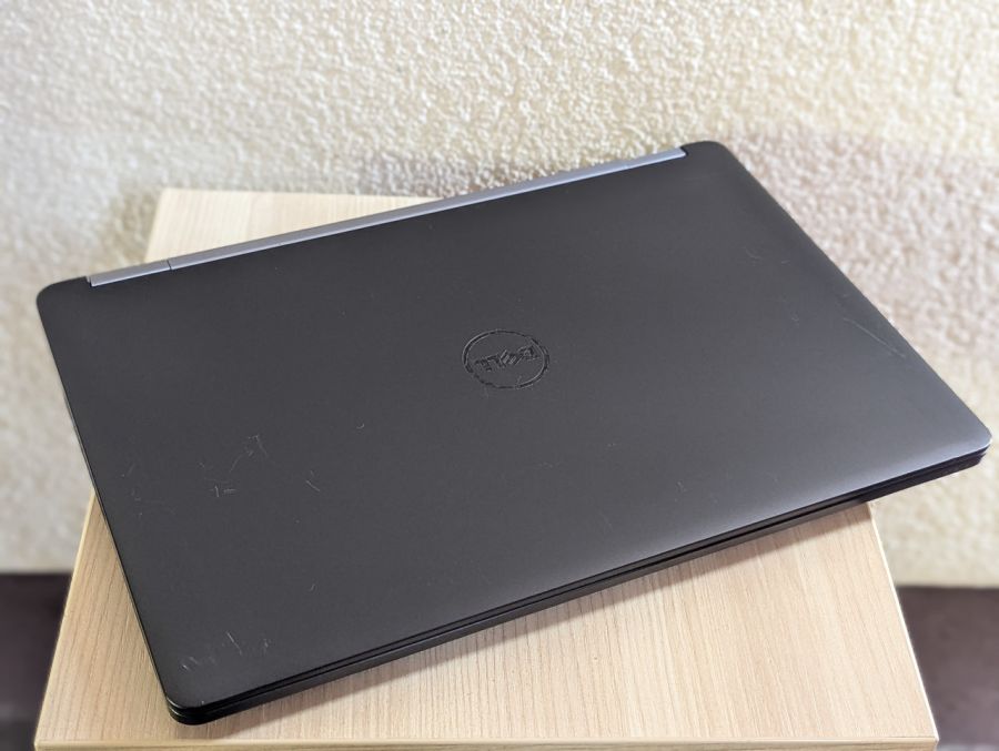 Уцінка! Ноутбук Б/В Dell Precision 3510, Intel Core i5-6300U, DDR4 8 GB, SSD 128GB, 15" Full HD
