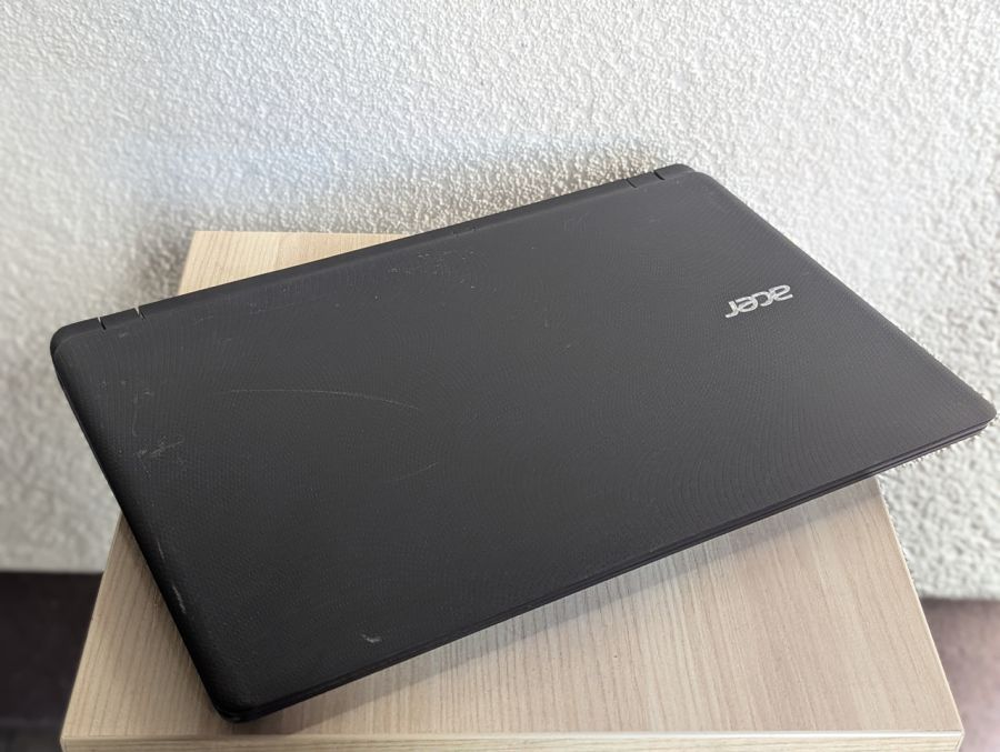 Ноутбук Б/В Acer Extensa 2540, Intel Core i3-6006U, DDR3 8 GB, SSD 128GB, 15.6" Full HD (1920x1080)