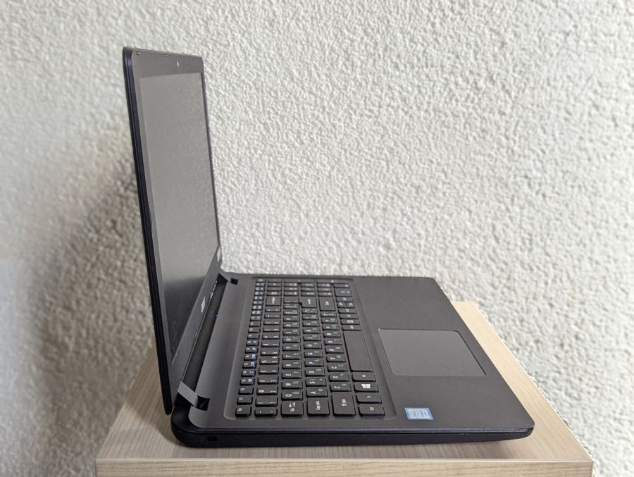 Ноутбук Б/В Acer Extensa 2540, Intel Core i3-6006U, DDR3 8 GB, SSD 128GB, 15.6" Full HD (1920x1080)