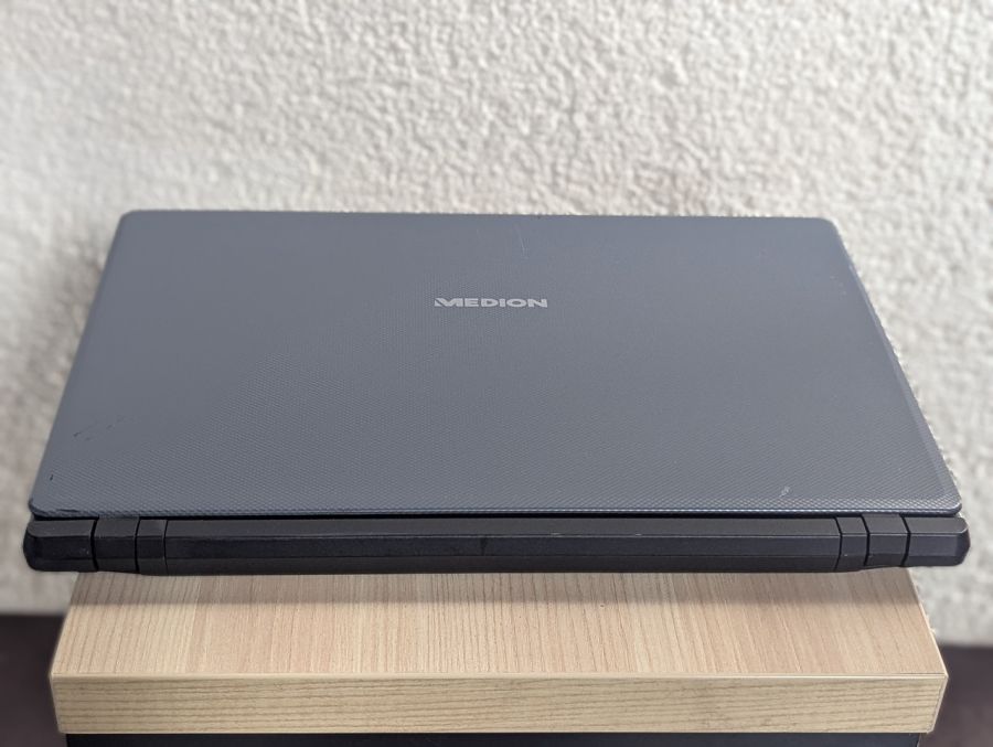 Ноутбук Б/В Medion E15S, Intel Core i5-6200U, DDR4 16 GB, SSD 128GB, NVIDIA GeForce 940MX 2Gb, 15.6" Full HD