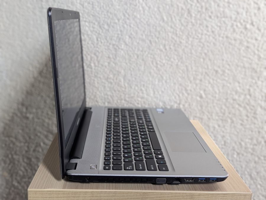 Ноутбук Б/В Medion Akoya E6422, Intel Core i5-6200U, DDR3 8GB, SSD 128GB + HDD 1TB, 15.6" Full HD