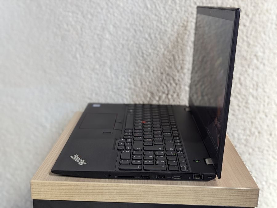 Ноутбук Б/В Lenovo ThinkPad T570, Intel Core i5-7300U, DDR4 8 GB, SSD 128GB, 15.6" Full HD