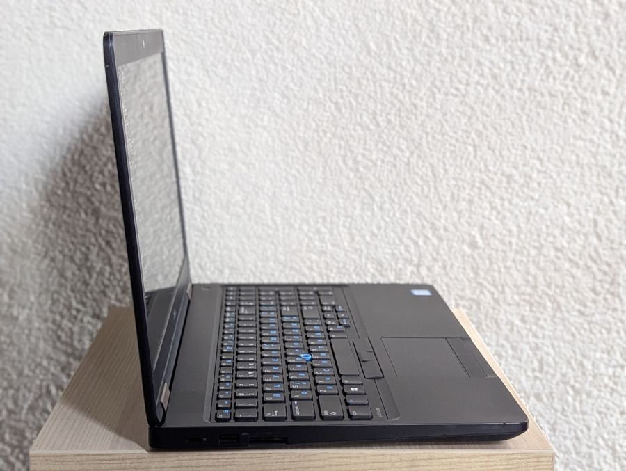Ноутбук Б/В Dell Latitude 5580, Intel Core i5-6440HQ, DDR4 8GB, SSD 128GB, 15.6" Full HD