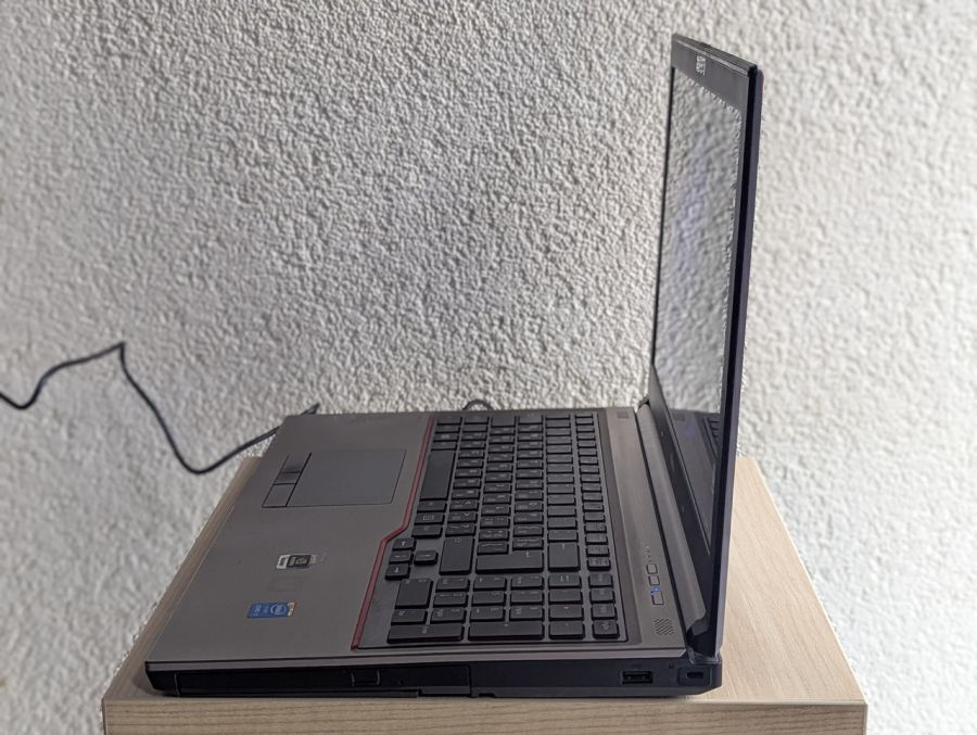 Уцінка! Ноутбук Б/В Fufitsu H730, Intel Core i7-4810QM, DDR3 24 GB, SSD 256GB, NVIDIA Quadro K510M 1Gb, 15.6" Full HD