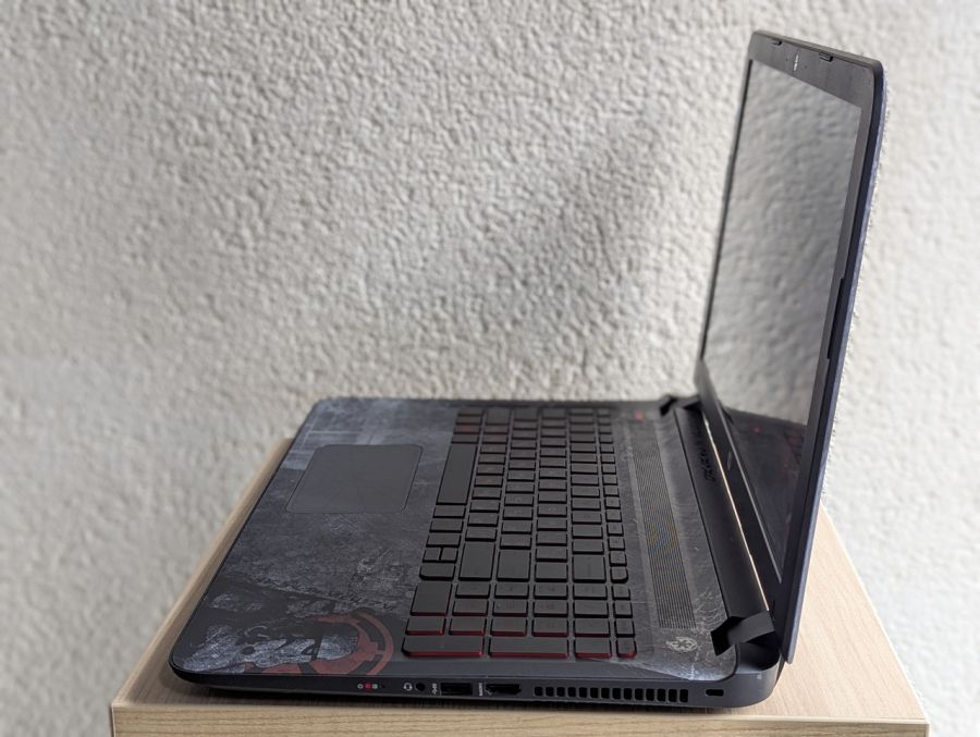Ноутбук Б/В HP Pavilion 80A4, Intel Core i5-6200U, DDR3 16 GB, SSD 360GB, NVIDIA GeForce 940M 2Gb, 15" Full HD