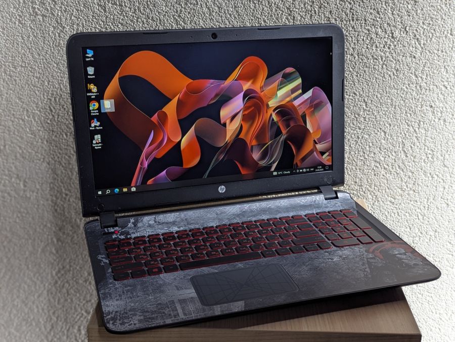 Ноутбук Б/В HP Pavilion 80A4, Intel Core i5-6200U, DDR3 16 GB, SSD 360GB, NVIDIA GeForce 940M 2Gb, 15" Full HD