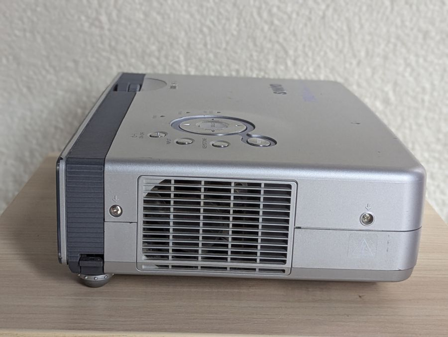Б/В Проєктор SANYO plc-se20a