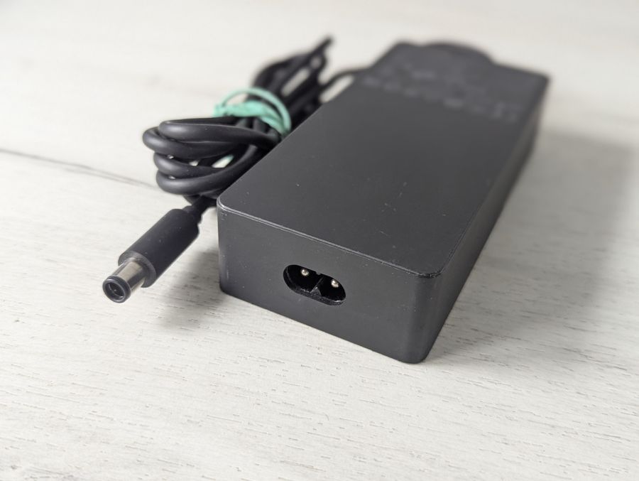 Б/В Microsoft surface 1749 90W 7.4x5.0
