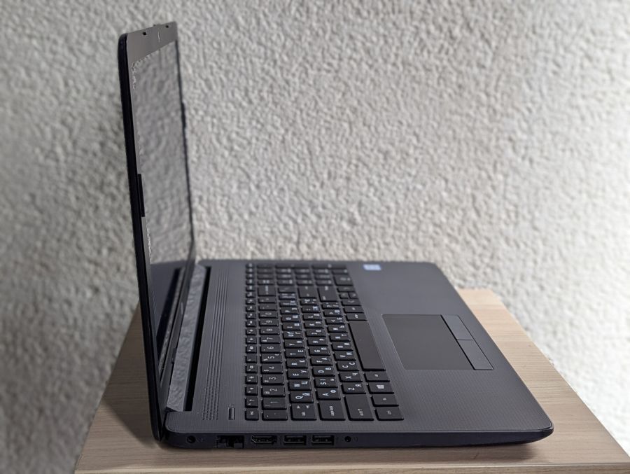 Ноутбук Б/В HP Notebook 250 G7, Intel Core i3-7020U, DDR4 8GB, SSD 128GB, 15.6" HD