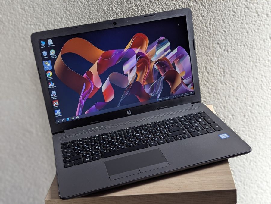 Уцінка! Ноутбук Б/В HP Notebook 250 G7, Intel Core i3-7020U, DDR4 8 GB, SSD 128GB, 15.6" HD