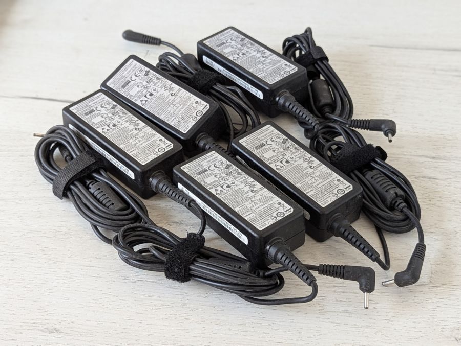 Б/В Chicony 40W 2.5*0.7 3,33a