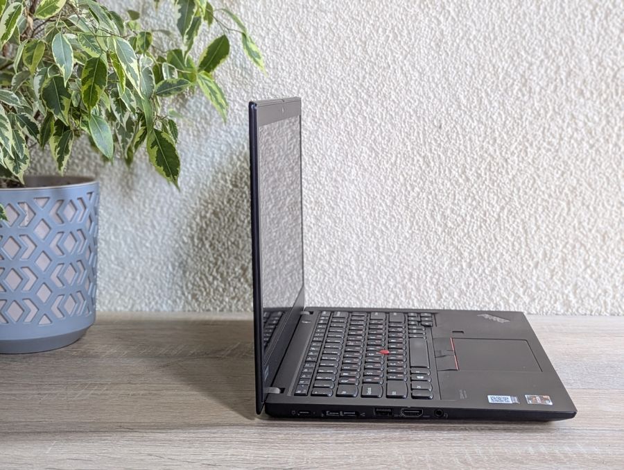 Уцінка! Ноутбук Б/В Lenovo ThinkPad X13, AMD Ryzen 5 PRO 4650U, DDR4, SSD 512GB, AMD Radeon Graphics, 13" Full HD