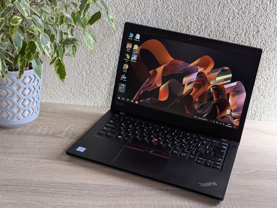 Уцінка! Ноутбук Б/В Lenovo ThinkPad L490, Intel Core i3-8145U, DDR4 8 GB, SSD 256GB, 14" Full HD Сенсор