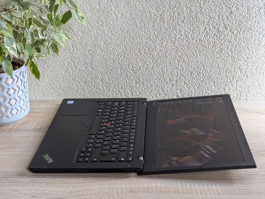 Уцінка! Ноутбук Б/В Lenovo ThinkPad L490, Intel Core i3-8145U, DDR4 8 GB, SSD 256GB, 14" Full HD Сенсор