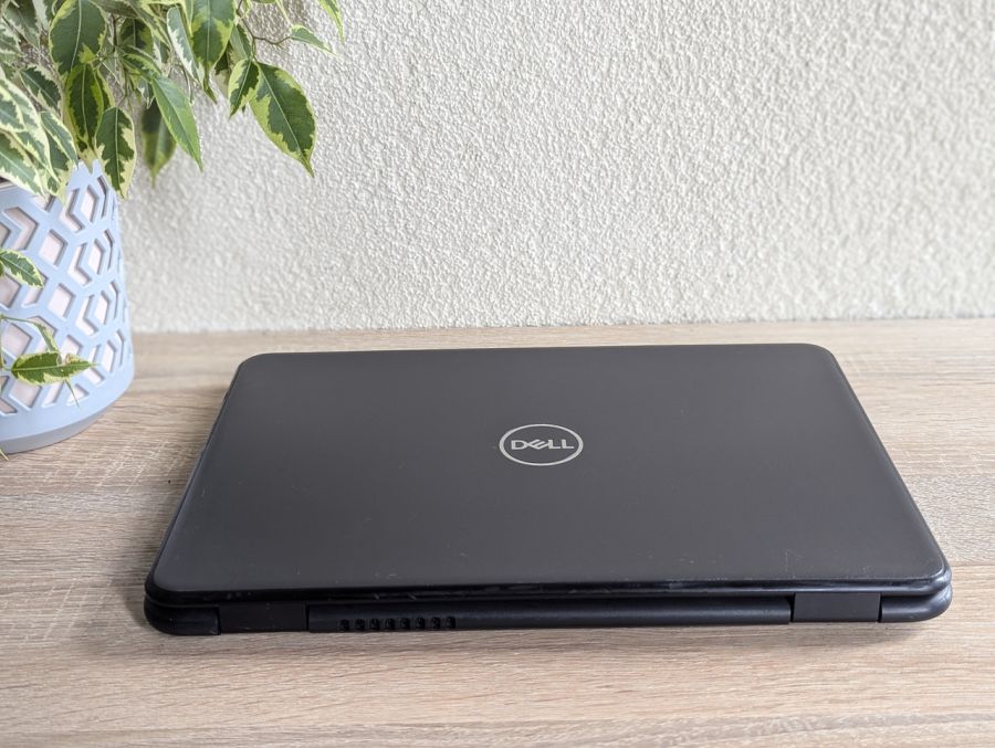 Ноутбук Б/В Dell Latitude 3300, Intel Core i3-7020U, DDR4 8 GB, SSD 128GB, 13" Full HD Сенсор