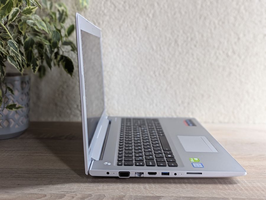 Уцінка! Ноутбук Б/В Lenovo 510-15ISK, Intel Core i7-6500U, DDR4 12 GB, SSD 256GB, NVIDIA GeForce 940MX 2 Gb, 15" Full HD