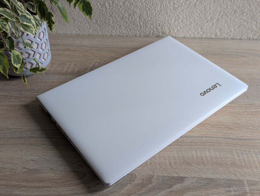 Уцінка! Ноутбук Б/В Lenovo 510-15ISK, Intel Core i7-6500U, DDR4 12 GB, SSD 256GB, NVIDIA GeForce 940MX 2 Gb, 15" Full HD