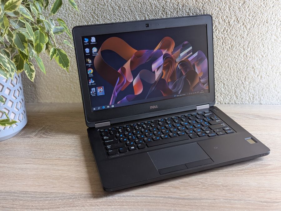 Ноутбук Б/В Dell Latitude E5270, Intel Core i5-6200U, DDR4 16 GB, SSD 256GB, 12" HD