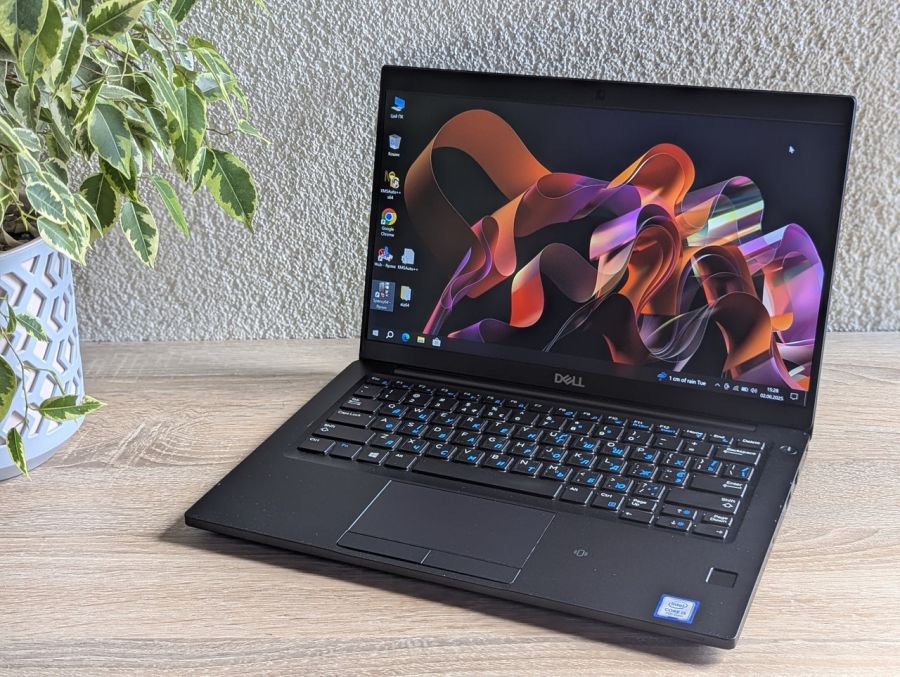 Ноутбук Б/В Dell Latitude 7390, Intel Core i5-7300U, DDR4 16GB, SSD 256GB, 13" Full HD