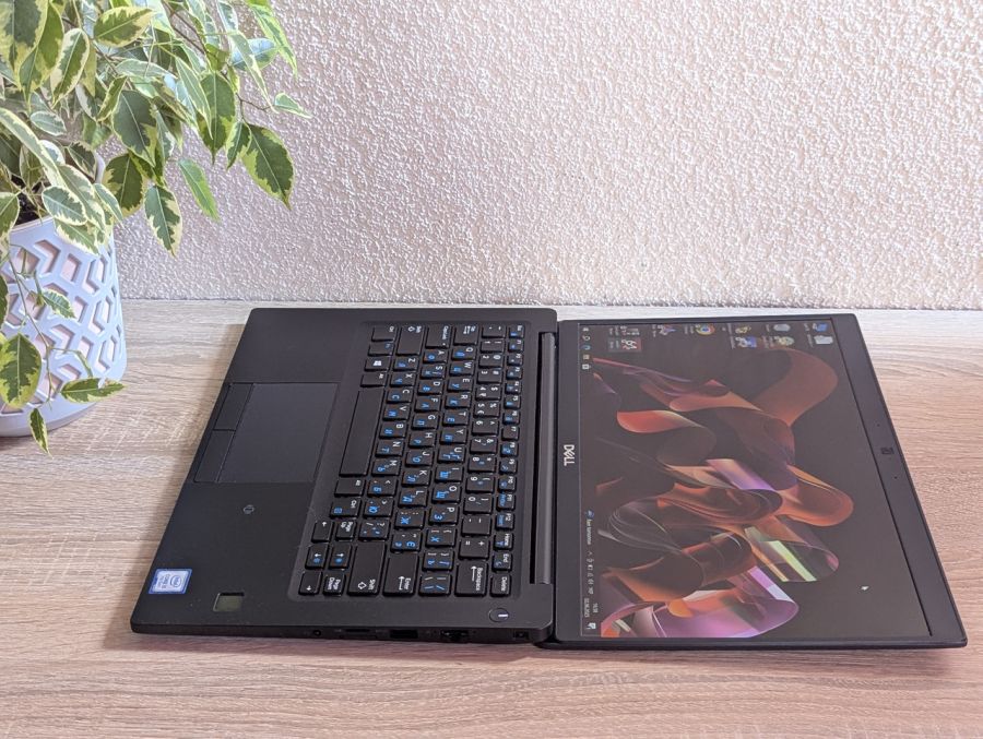 Уцінка! Ноутбук Б/В Dell Latitude 7390, Intel Core i5-7300U, DDR4 8 GB, SSD 128GB, 13" Full HD
