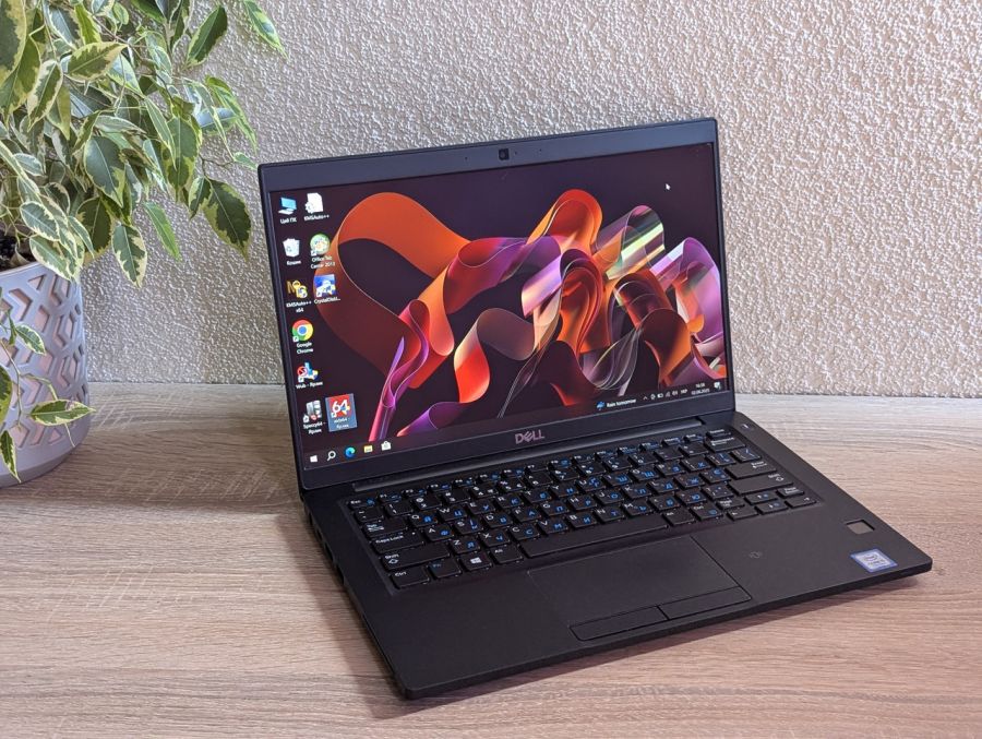 Уцінка! Ноутбук Б/В Dell Latitude 7390, Intel Core i5-7300U, DDR4 8 GB, SSD 128GB, 13" Full HD
