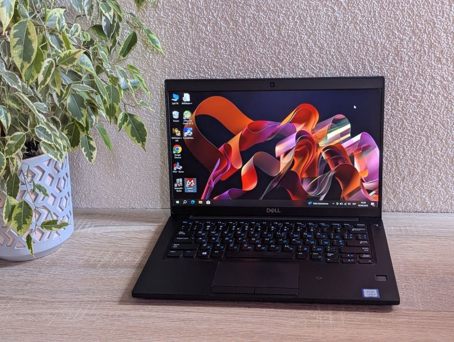 Уцінка! Ноутбук Б/В Dell Latitude 7390, Intel Core i5-7300U, DDR4 8 GB, SSD 128GB, 13" Full HD