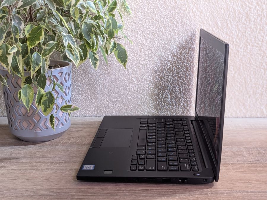 Уцінка! Ноутбук Б/В Dell Latitude 7390, Intel Core i5-7300U, DDR4 8 GB, SSD 128GB, 13" Full HD