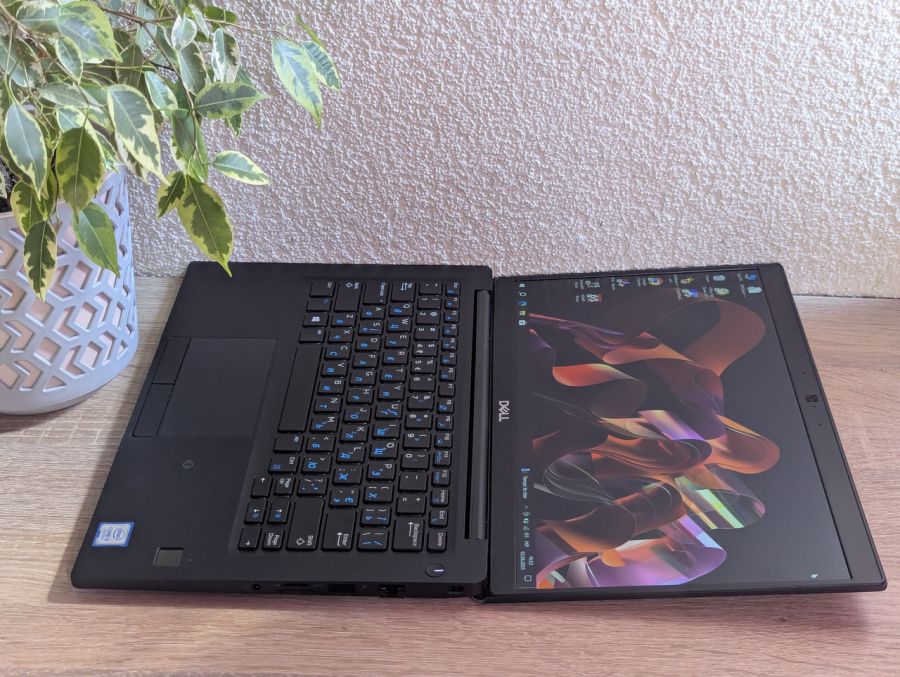 Уцінка! Ноутбук Б/В Dell Latitude 7390, Intel Core i5-7300U, DDR4 8 GB, SSD 128GB, 13" Full HD