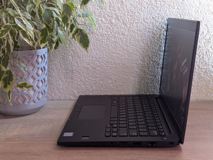 Уцінка! Ноутбук Б/В Dell Latitude 7390, Intel Core i5-7300U, DDR4 8 GB, SSD 128GB, 13" Full HD