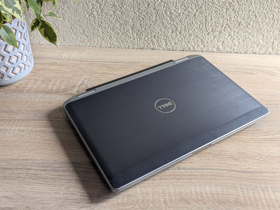 Ноутбук Б/В Dell Latitude E6330, Intel Core i3-3110M, DDR3 8 GB, SSD 128GB, 15.6" HD